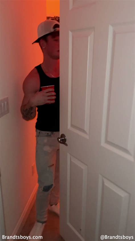 Troyxbrandt lpsg Guess who’s behind the glory hole – JordanxBrandt – KylexBrandt – TroyxBrandt – AlekxBrandt